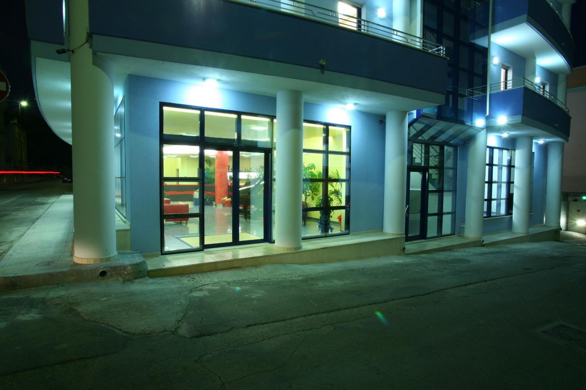 Blu Residence - Hotel Nel Salento Casarano Buitenkant foto